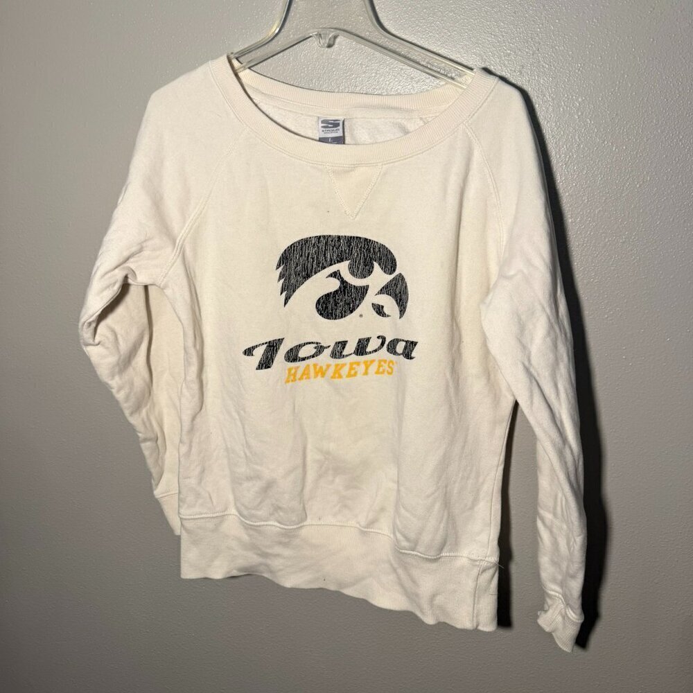 🏈Iowa Hawkeyes🏈 cream colored crewneck sweater